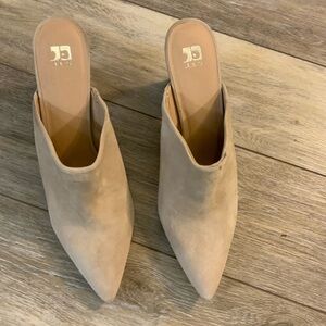 Joe’s Women's Tan Suede Mules. Size 11.